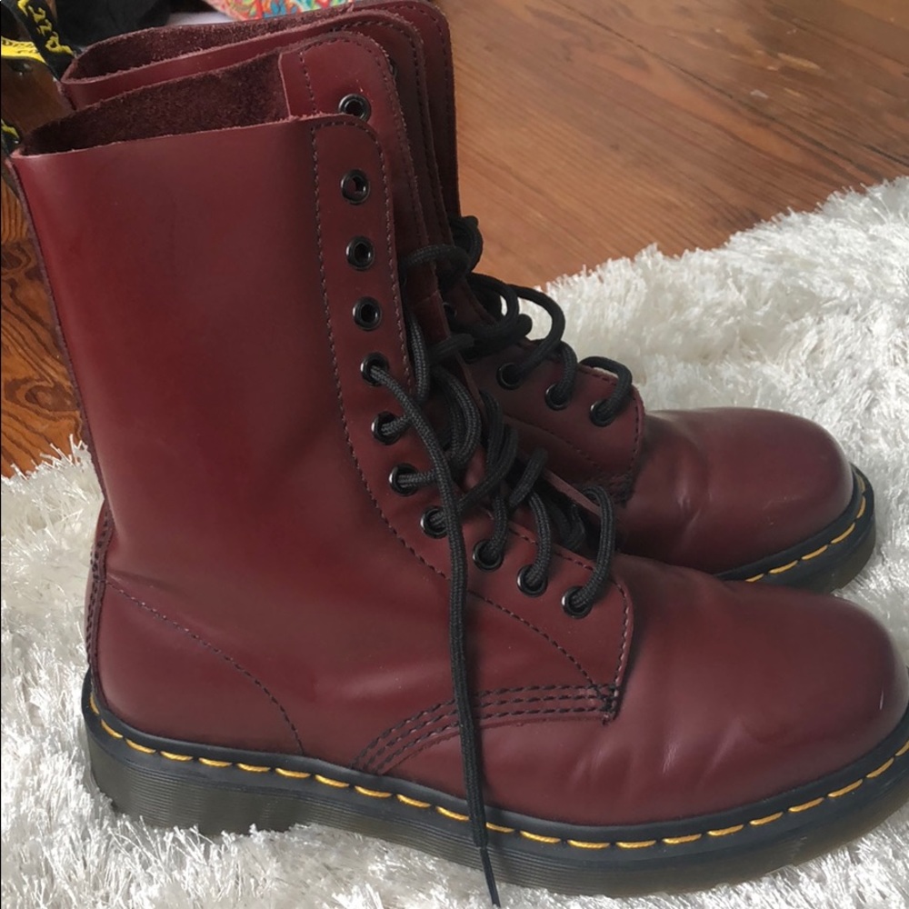 Dr martens cherry red size 7 1460 smooth